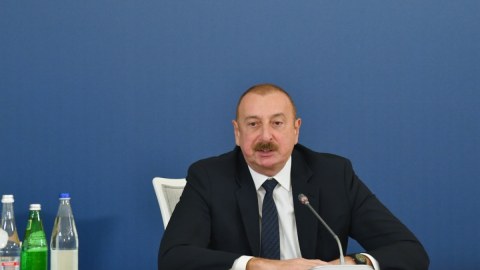 İranla Ermənistan arasında münasibətlərdən razı deyilik - Prezident