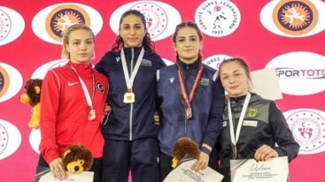 Qadın güləşçilərimiz Türkiyədə 10 medal qazandı 