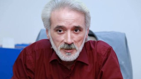 Tanınmış aktyordan sərt sözlər: İtə də dəyər verirsiniz...