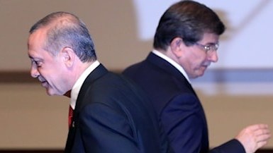 Davutoğlunun partiyasından 300 nəfər AKP-yə keçdi - FOTO