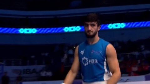 Boksçumuz dünya çempionatında iranlıya qalib gəldi
