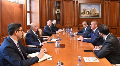 Baş nazir beynəlxalq federasiyaların prezidentləri ilə görüşdü