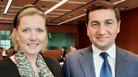 Prezidentin köməkçisi Aİ-nin komitə sədri ilə görüşdü 