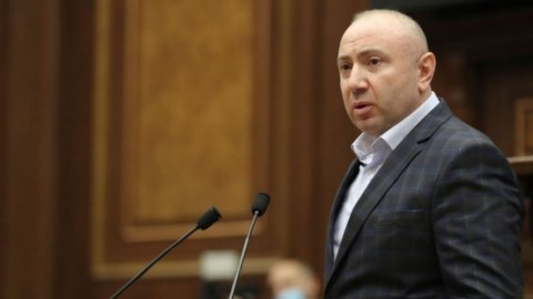 Erməni deputat xalqı inqilaba ÇAĞIRDI