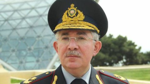 General Milli Məclisə gəldi - İclas keçirilir
