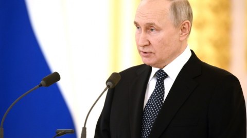 Putin liderləri və xalqları təbrik etdi - Moldovadan başqa