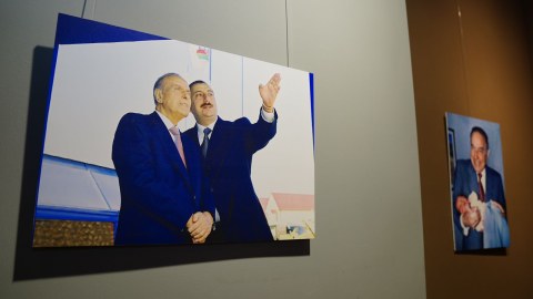 Heydər Əliyevin xatirəsinə həsr olunmuş FOTOSƏRGİ