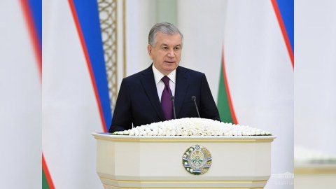 Mirziyoyev də Moskvaya getdi