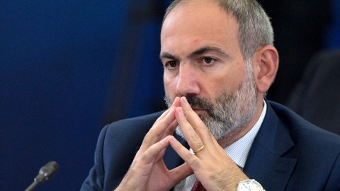 Paşinyanın maaşı nə qədərdir? - Bahalı saat, zinət əşyaları...