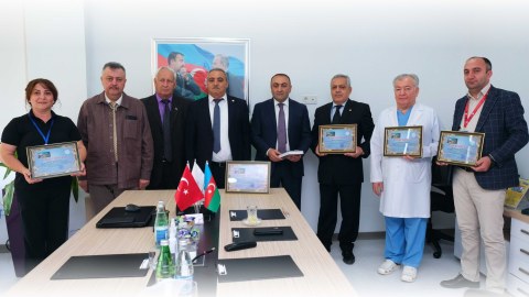 Bakı Sağlamlıq Mərkəzinin əməkdaşları təltif edilib - FOTOLAR
