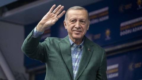 Eyni üsullarla prezident olmaq istəyirlər - Ərdoğan 