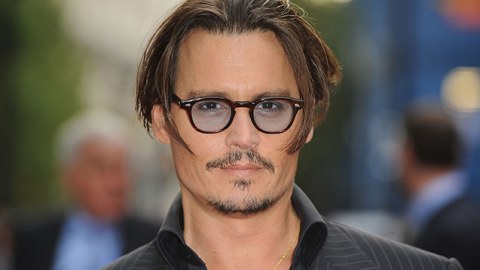 Conni Depp 20 milyonluq müqavilə imzaladı