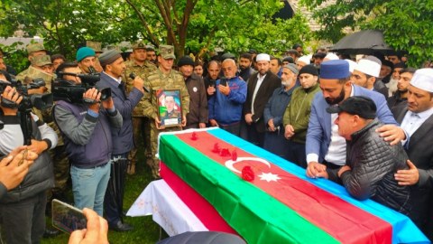 Şəhid hərbçimiz dəfn olundu - YENİLƏNİB 