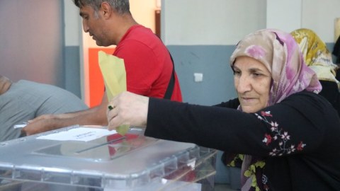 Türkiyədəki seçkilərdən FOTOLAR
