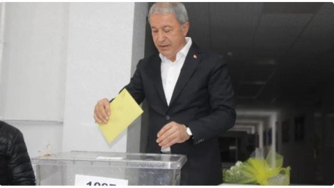 Bu seçki gələcəyimizə töhfə verəcək - Hulusi Akar