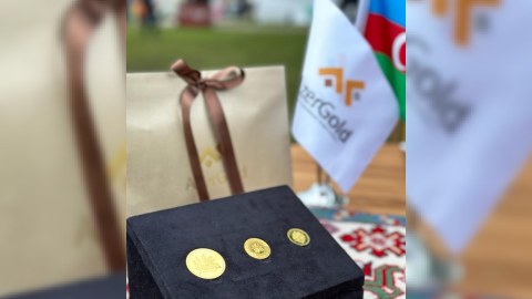 “AzerGold”un qızıl sikkə kolleksiyaları Birləşmiş Krallıqda - FOTOLAR