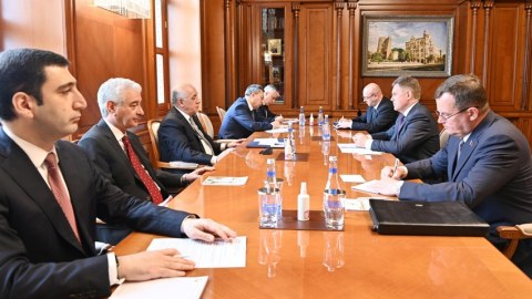 Əli Əsədov Belarus Baş nazirinin müavini ilə görüşüb