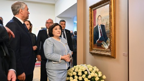 Sahibə Qafarova Ulu Öndərin 100 illiyinə həsr olunan sərgidə - FOTOLAR