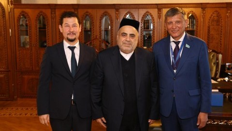 Şeyx Qazaxıstan Senatının komitə sədri ilə görüşdü