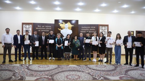 Olimpiada qalibləri mükafatlandırıldı - FOTOLAR