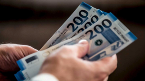 Bakı sakinləri 1000 manatdan çox maaş alır