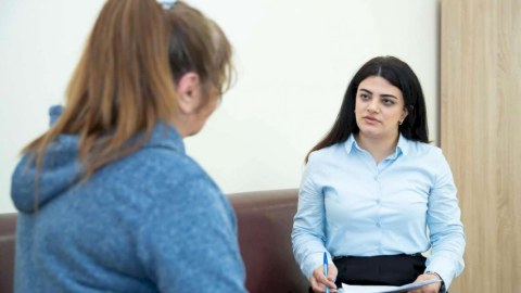 Azadlığa çıxan şəxslərlə görüşlər keçirilir