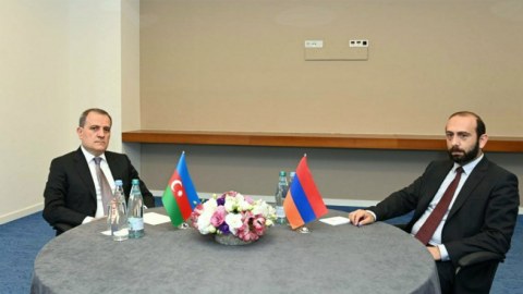 Ceyhun Bayramov və Mirzoyan nələri müzakirə etdi...