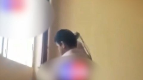 Sumqayıtda müəllim uşaqları qamçı ilə döydü - VİDEO