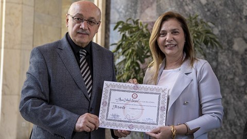 Türkiyə parlamentində ilk mandatı o aldı - FOTO