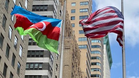 Nyu-Yorkda Azərbaycan bayrağı ucaldıldı - FOTOLAR