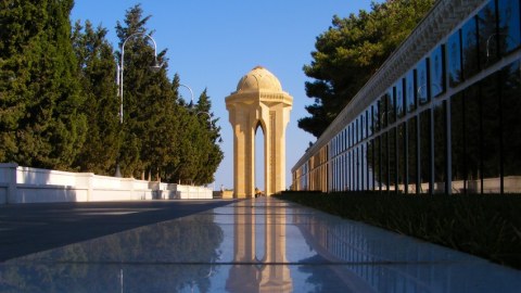 Monteneqro spikeri Fəxri və Şəhidlər xiyabanını ziyarət edib
