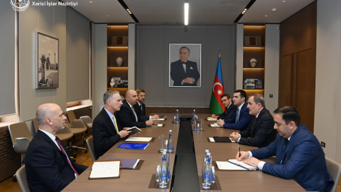 Ceyhun Bayramov Lui Bono ilə sülh sazişini müzakirə etdi