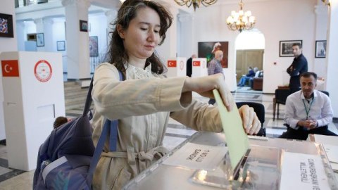 Türkiyə seçkiləri: Xaricdə səs verənlərin sayı ilk tura nisbətən 18% artıb