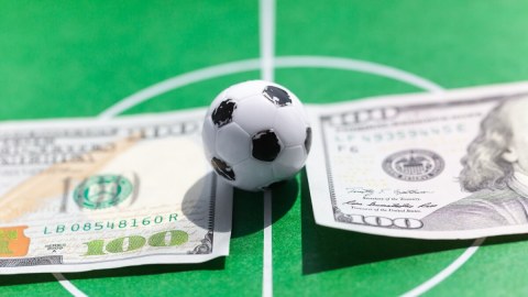 7 futbolçu danışılmış oyunlara görə cəzalandırıldı