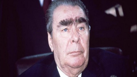 Brejnev Kiyevin fəxri vətəndaşı titulundan məhrum edildi
