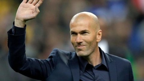 Zidan “Əl-Nəsr”in təklifini rədd etdi
