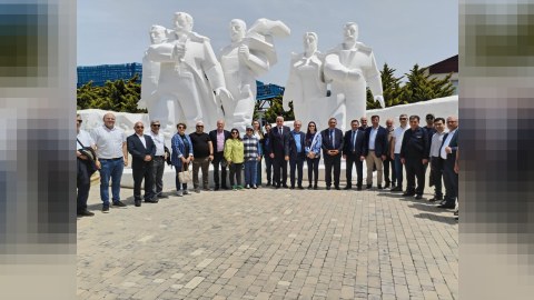 Mətbuat Şurasının üzvləri “Neft Daşları”nda olublar - FOTOLAR