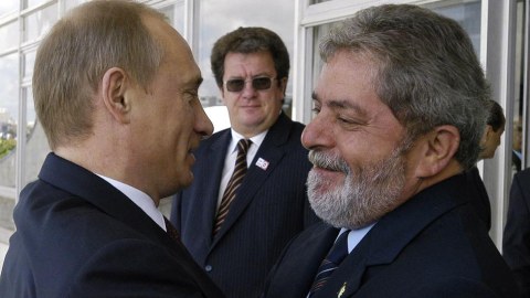 Putin həmkarı ilə Ukraynanı müzakirə etdi 