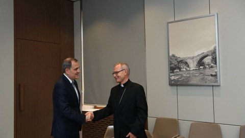 Ceyhun Bayramov arxiyepiskopla danışıqlar apardı