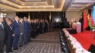 Azərbaycan xalqı yeni nailiyyətlər qazanacaq - Çin rəsmisi