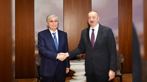 Tokayev İlham Əliyevi təbrik etdi