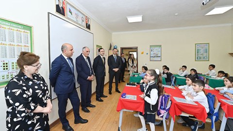 Emin Əmrullayev İsmayıllı məktəbində - FOTO