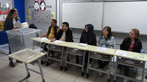 Türkiyədə məntəqə sədrləri seçki andı içdi