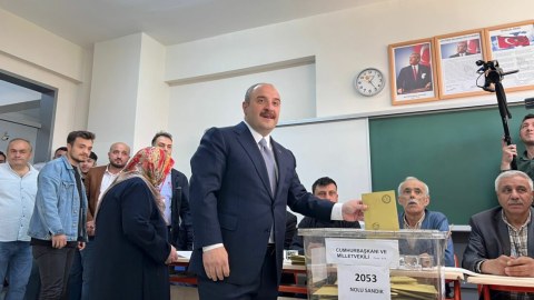 Millətimiz hər zaman doğru qərar verir - Türkiyəli nazir