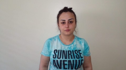 Əcnəbi vətəndaşa narkokuryerlik edən qadın saxlanıldı