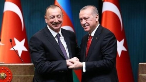 İLK ZƏNG, İLK TƏBRİK: Qardaşlıqdan yeni hədəflərə doğru...