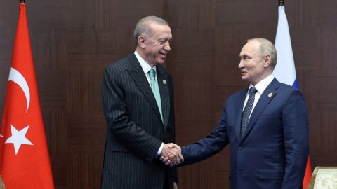 Putin Ərdoğanla danışıqlar apardı