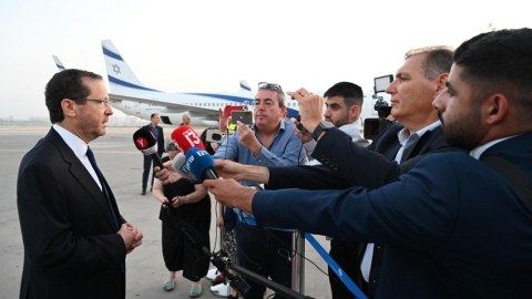 İsrail Prezidenti Bakıya yola düşüb