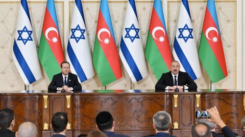 Prezidentlər mətbuata bəyanatlarla çıxış ediblər