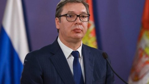 Vuçiç Kosovadakı vəziyyətə görə səfərini ləğv etdi